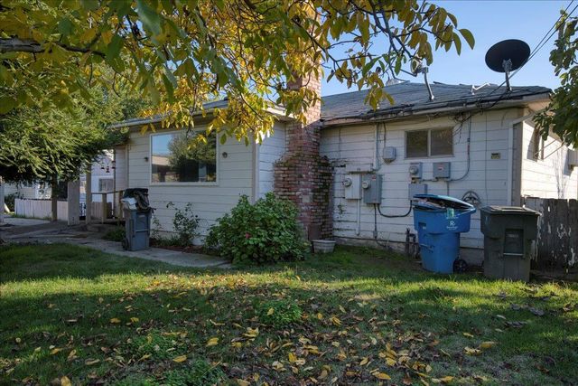 968 Virginia Ave, Olivehurst, CA 95961