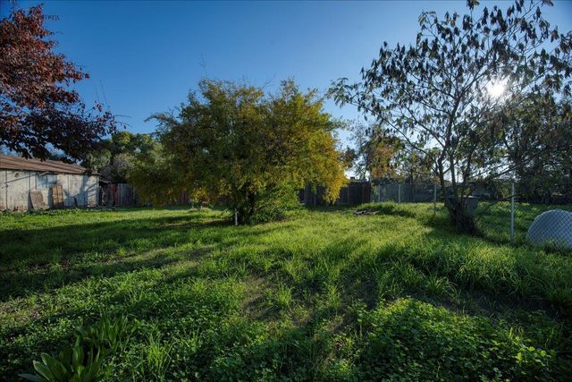 968 Virginia Ave, Olivehurst, CA 95961