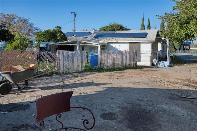 968 Virginia Ave, Olivehurst, CA 95961