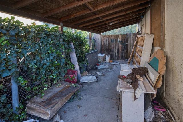 968 Virginia Ave, Olivehurst, CA 95961