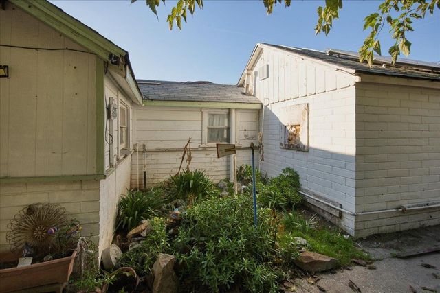 968 Virginia Ave, Olivehurst, CA 95961