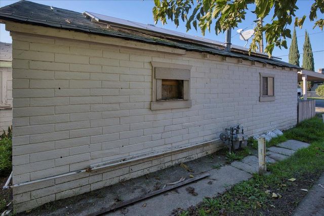 968 Virginia Ave, Olivehurst, CA 95961