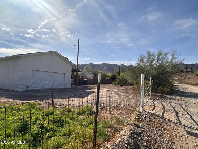 2821 W Elliot Road, Laveen, AZ 85339