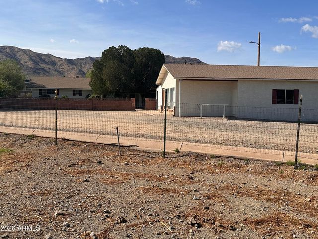 2821 W Elliot Road, Laveen, AZ 85339