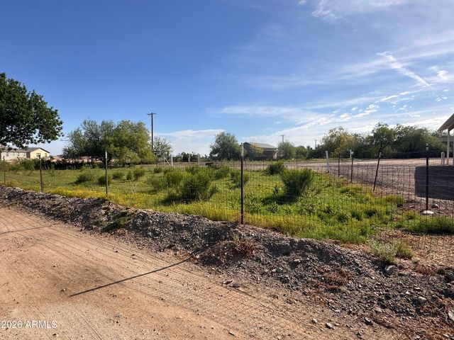 2821 W Elliot Road, Laveen, AZ 85339