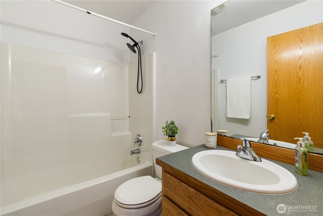 1425 Spruce Street, Lynden, WA 98264