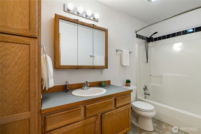 1425 Spruce Street, Lynden, WA 98264