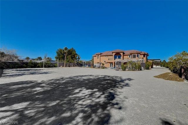 395 East Wigwam Avenue, Las Vegas, NV 89123