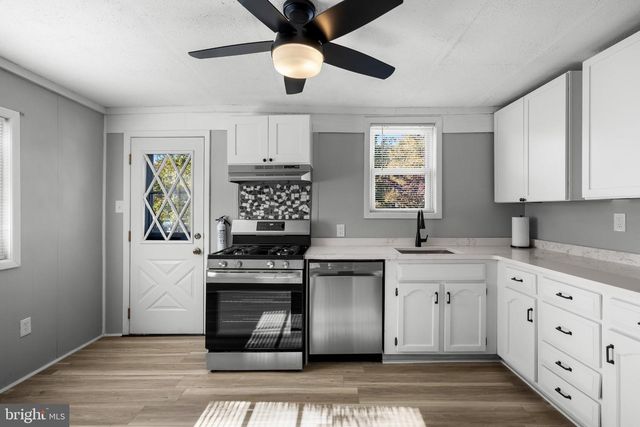 105 E WASHINGTON ST, Riverside, NJ 08075