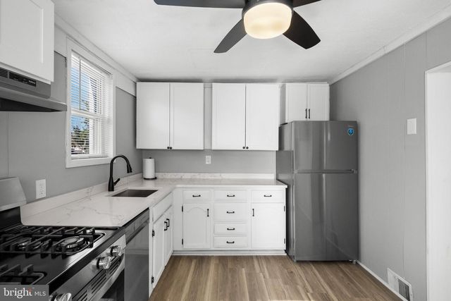 105 E WASHINGTON ST, Riverside, NJ 08075