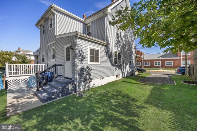 105 E WASHINGTON ST, Riverside, NJ 08075