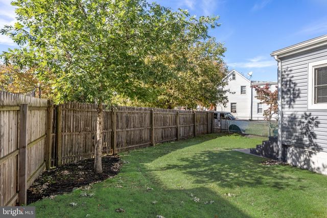 105 E WASHINGTON ST, Riverside, NJ 08075