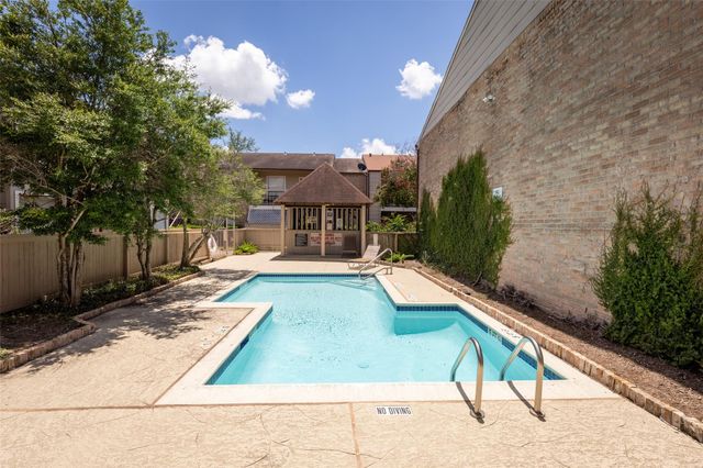 2100 Wilcrest Drive 141, Houston, TX 77042