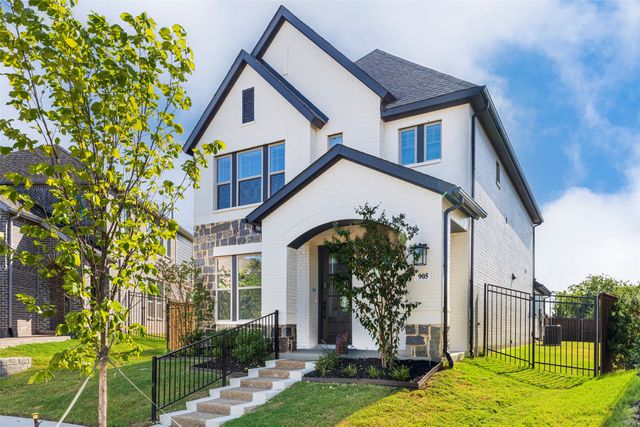 905 Carnation Drive, Crowley, TX 76036