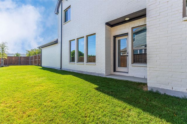 905 Carnation Drive, Crowley, TX 76036