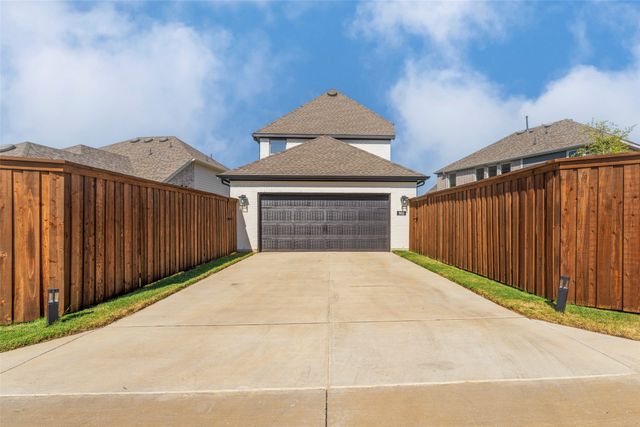905 Carnation Drive, Crowley, TX 76036
