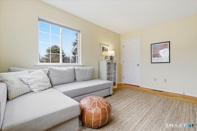 367 Main Street 7, Old Saybrook, CT 06475