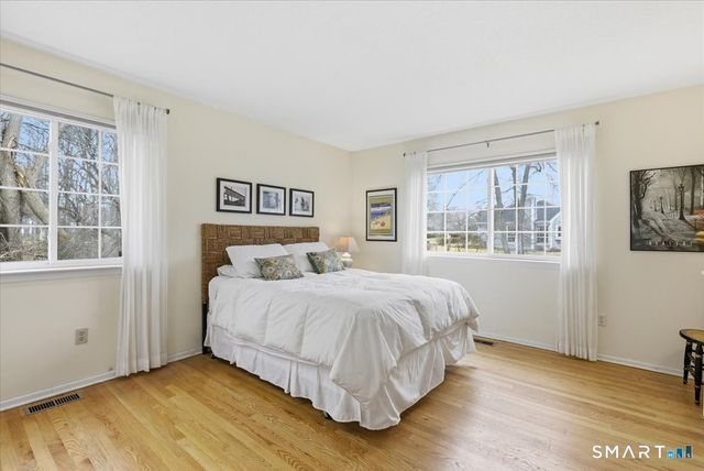 367 Main Street 7, Old Saybrook, CT 06475