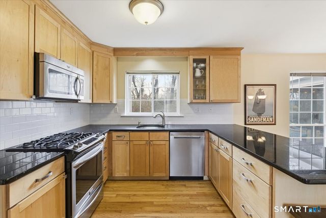 367 Main Street 7, Old Saybrook, CT 06475