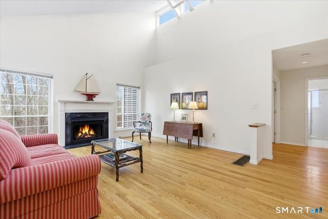 367 Main Street 7, Old Saybrook, CT 06475