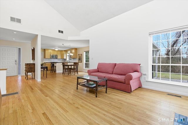 367 Main Street 7, Old Saybrook, CT 06475