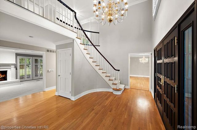 5640 Kolly Road, Bloomfield Hills, MI 48301