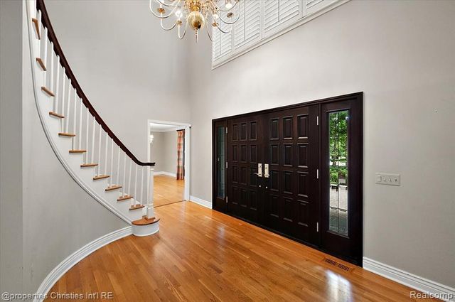 5640 Kolly Road, Bloomfield Hills, MI 48301