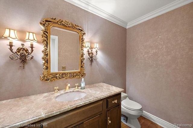 5640 Kolly Road, Bloomfield Hills, MI 48301