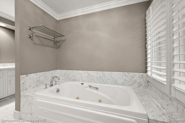 5640 Kolly Road, Bloomfield Hills, MI 48301