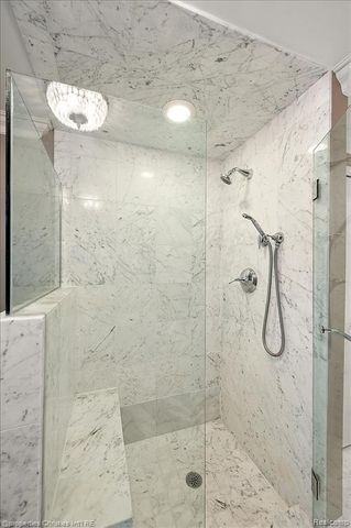 5640 Kolly Road, Bloomfield Hills, MI 48301
