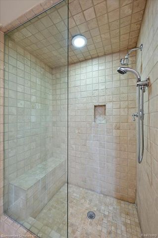 5640 Kolly Road, Bloomfield Hills, MI 48301