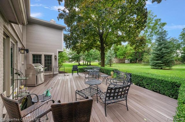 5640 Kolly Road, Bloomfield Hills, MI 48301