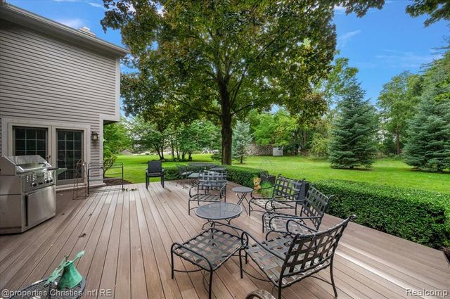 5640 Kolly Road, Bloomfield Hills, MI 48301