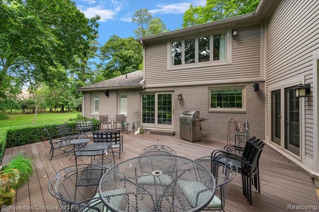 5640 Kolly Road, Bloomfield Hills, MI 48301