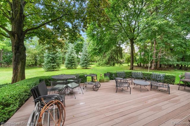 5640 Kolly Road, Bloomfield Hills, MI 48301