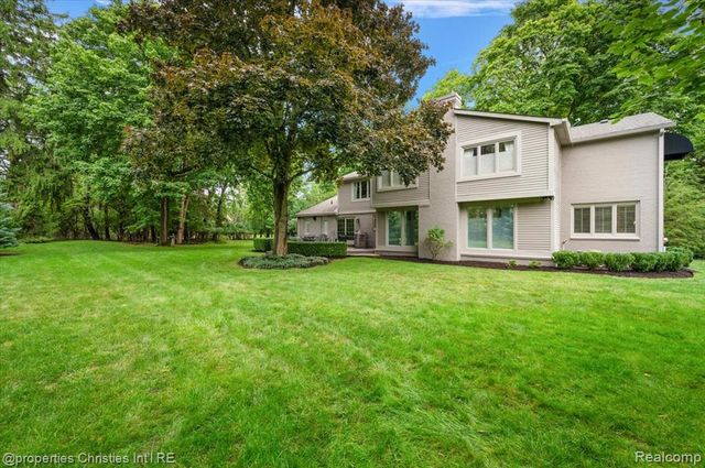 5640 Kolly Road, Bloomfield Hills, MI 48301