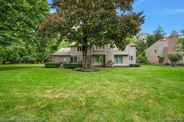 5640 Kolly Road, Bloomfield Hills, MI 48301