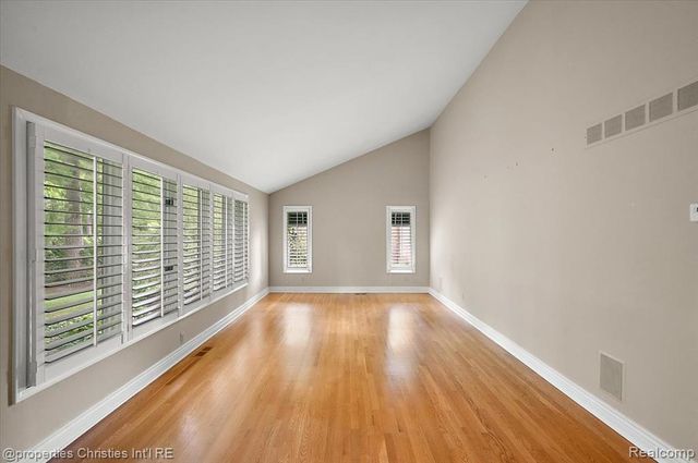 5640 Kolly Road, Bloomfield Hills, MI 48301