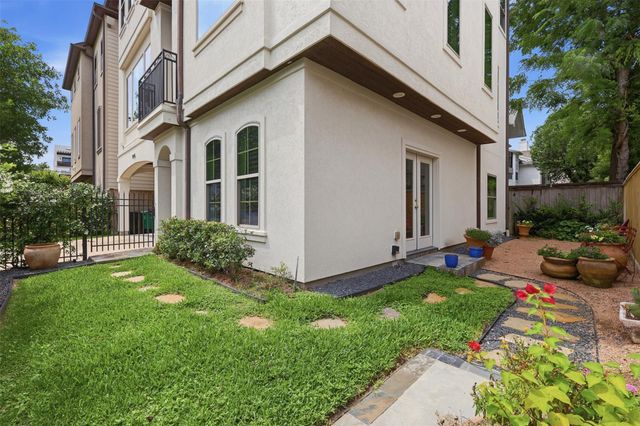 1956 Welch Street, Houston, TX 77019