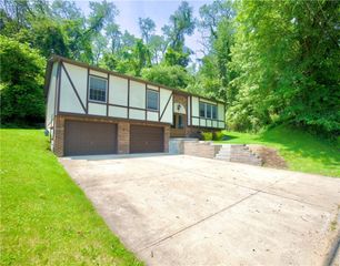 906 Arch Ave, Castle Shannon, PA 15234