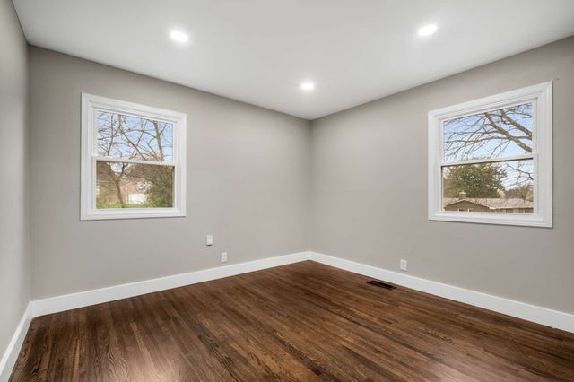 120 Clifton Ct, Old Hickory, TN 37138