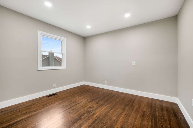 120 Clifton Ct, Old Hickory, TN 37138