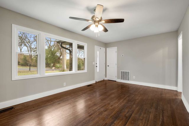 120 Clifton Ct, Old Hickory, TN 37138