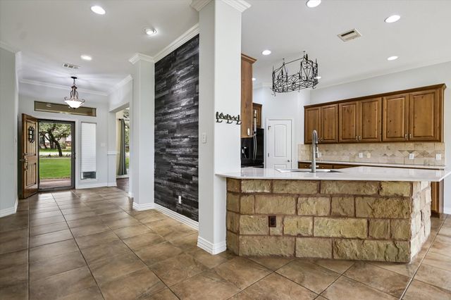 101 Paloma PL, Liberty Hill, TX 78642