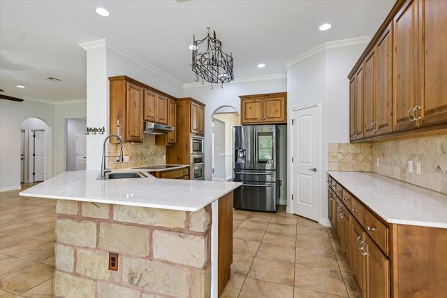 101 Paloma PL, Liberty Hill, TX 78642