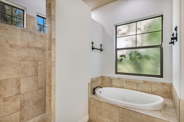 101 Paloma PL, Liberty Hill, TX 78642