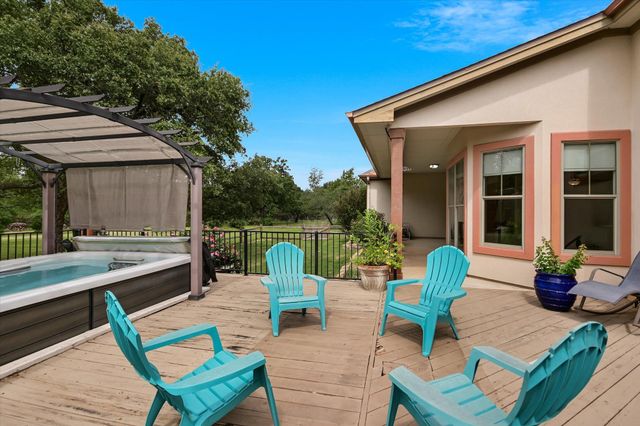 101 Paloma PL, Liberty Hill, TX 78642