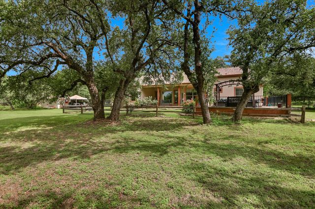 101 Paloma PL, Liberty Hill, TX 78642