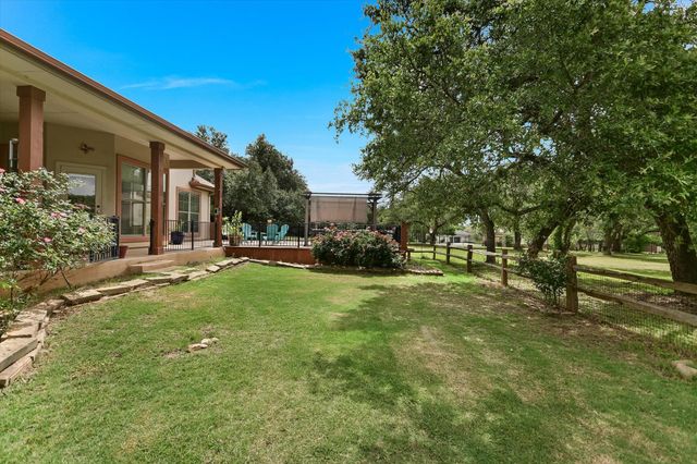 101 Paloma PL, Liberty Hill, TX 78642