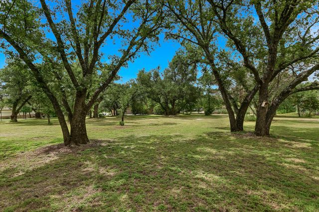101 Paloma PL, Liberty Hill, TX 78642